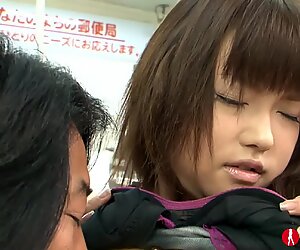 Japanilainen nainen vakava kohtaaminen kullin kanssa hardcoressa