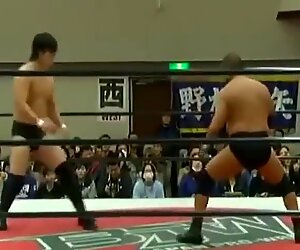 Classico wrestling duro giapponese