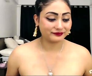 Indiano ragazza oil-massaggio e masturbazione su hotcam
