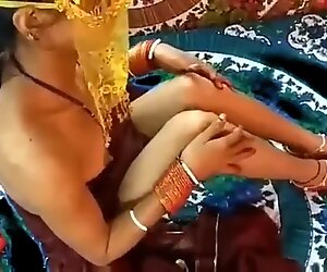 Индийки bhabhi fuck on karwachouth , вагината става широка
