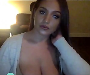 Gigantic tits camgirl shakes her ass at home Devious532 Chattertits.com